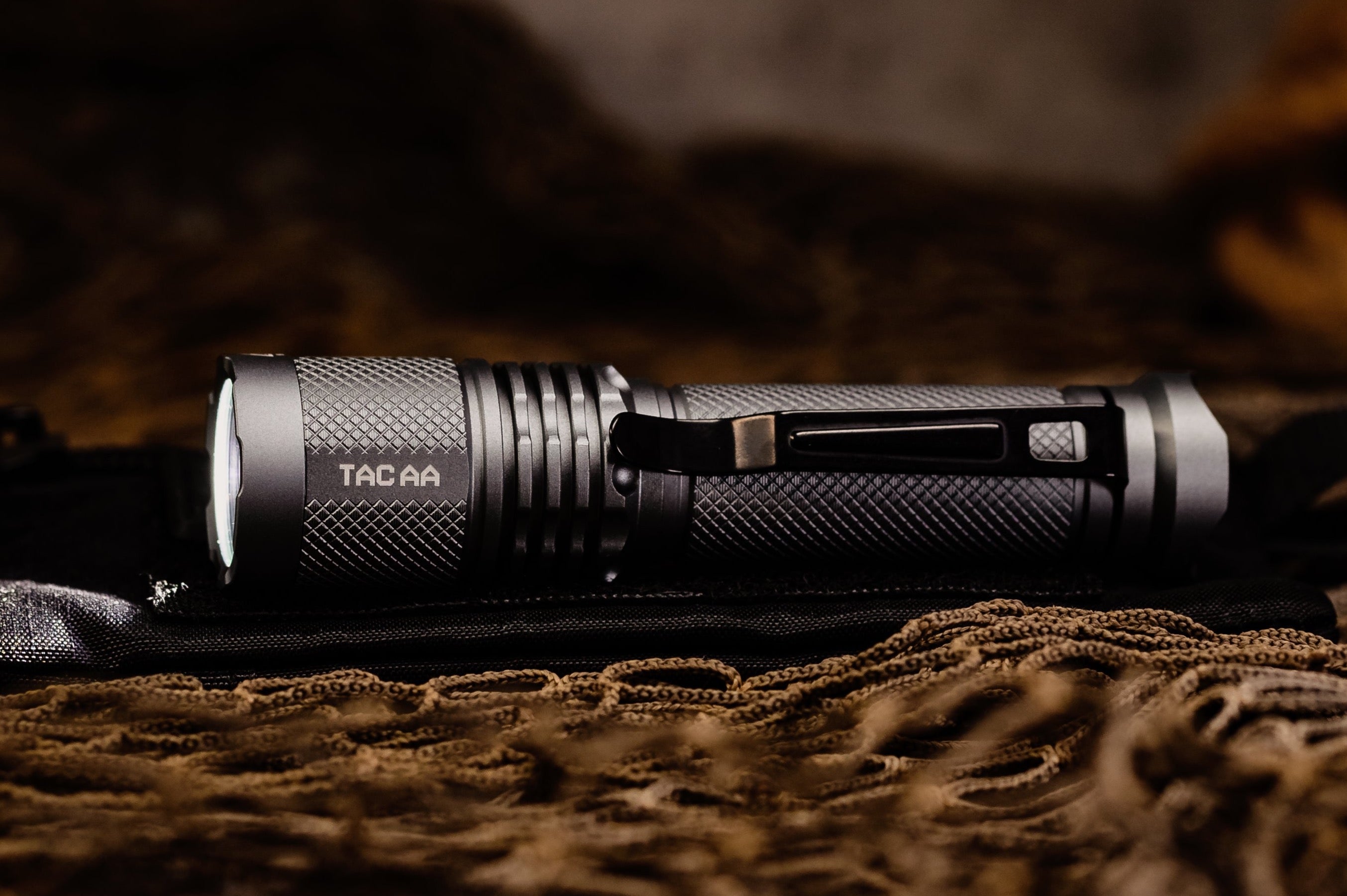 Exclusive Acebeam TAC Flashlight AA / 14500