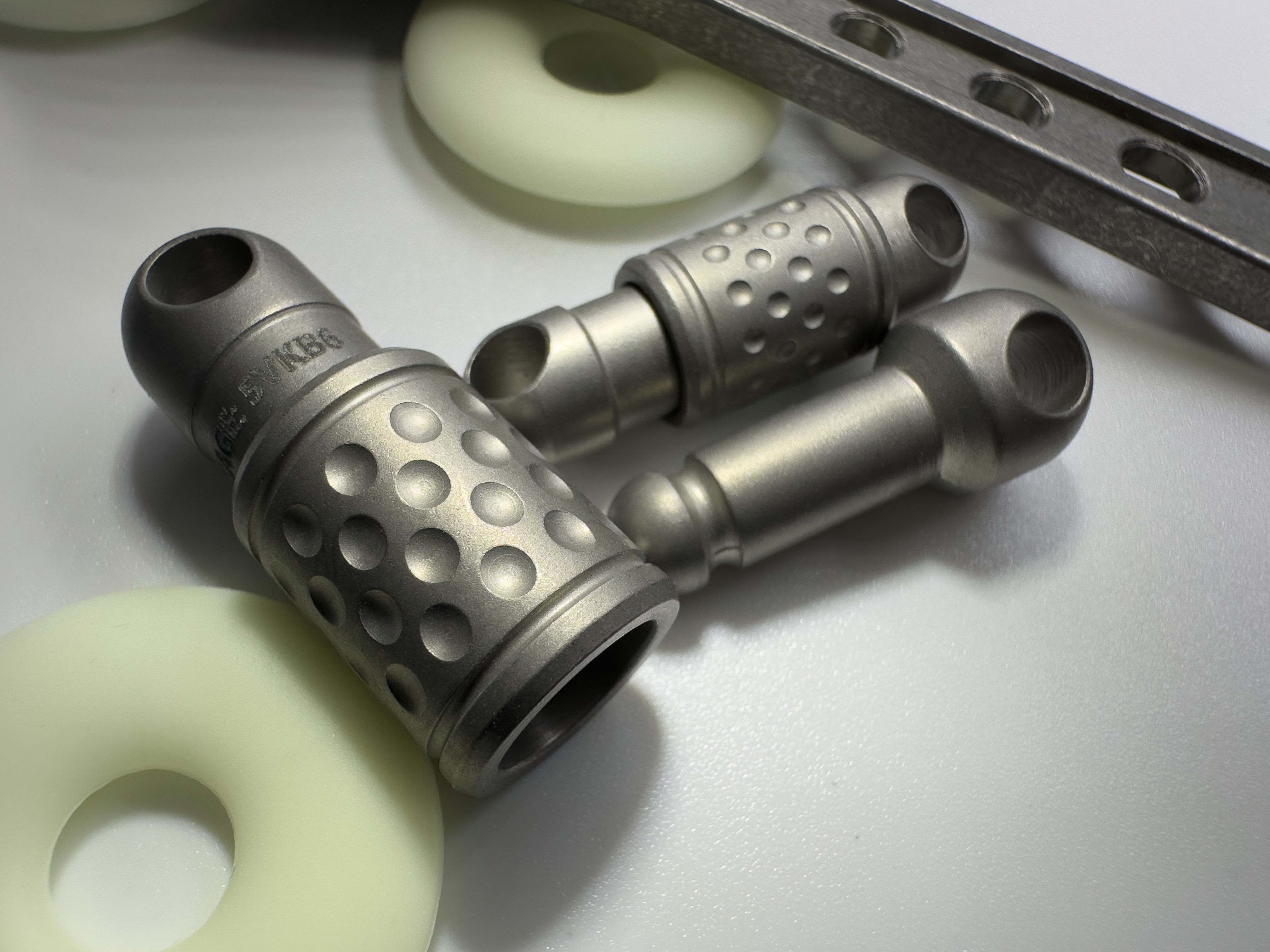 XL Titanium QD Kwik Release Keychain Coupler