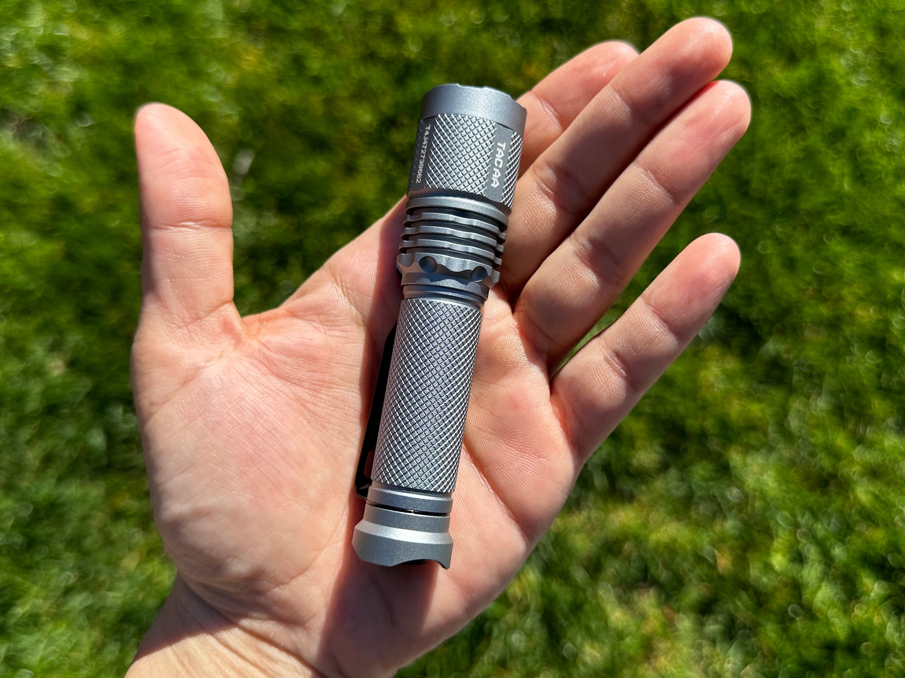Exclusive Acebeam TAC Flashlight AA / 14500