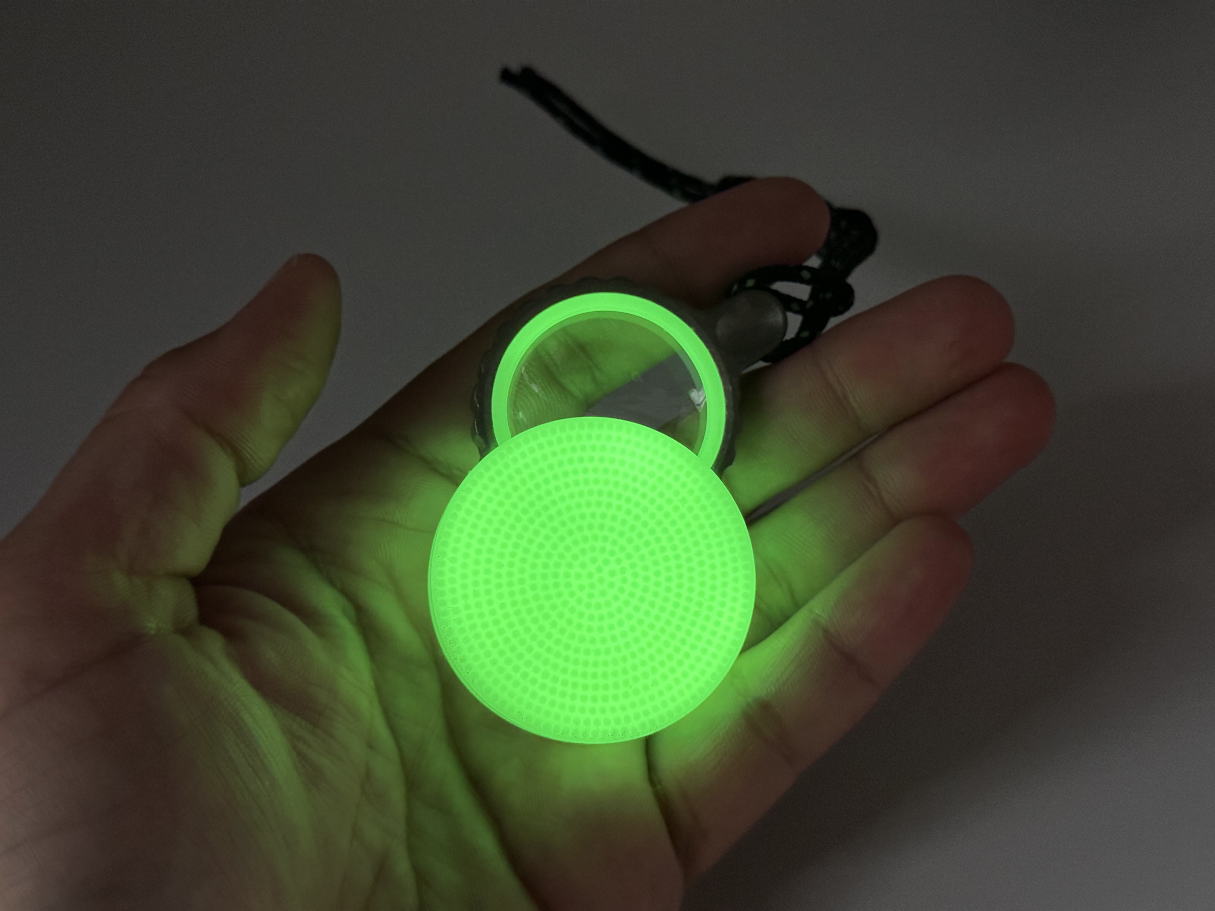 Polycarbonate Titan Zoom - Sapphire Pocket Magnifier by Maratac®