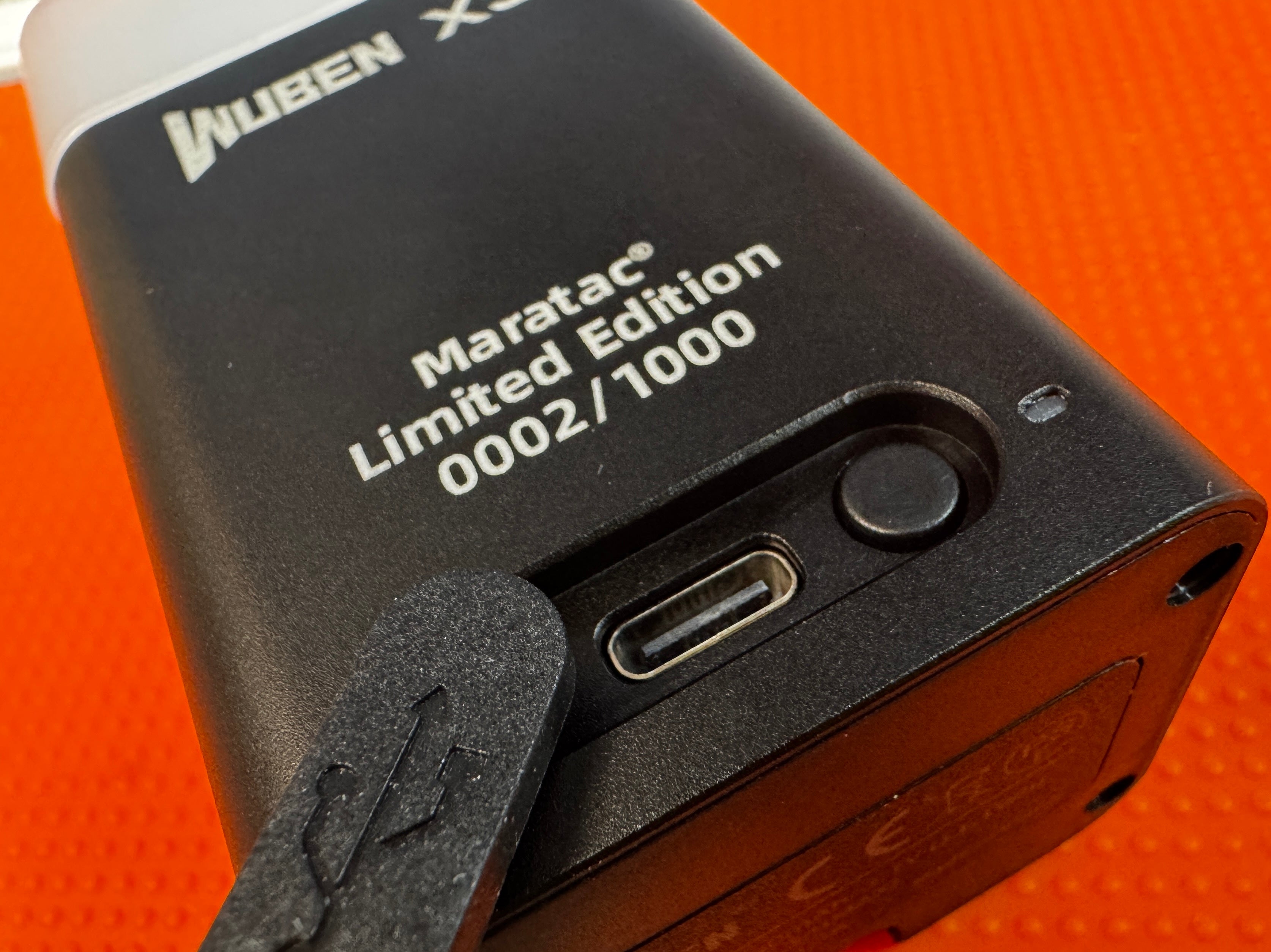 Wuben X3 Gen II - Beacon All-in-One Flashlight + Wireless Dock - CC Exclusive