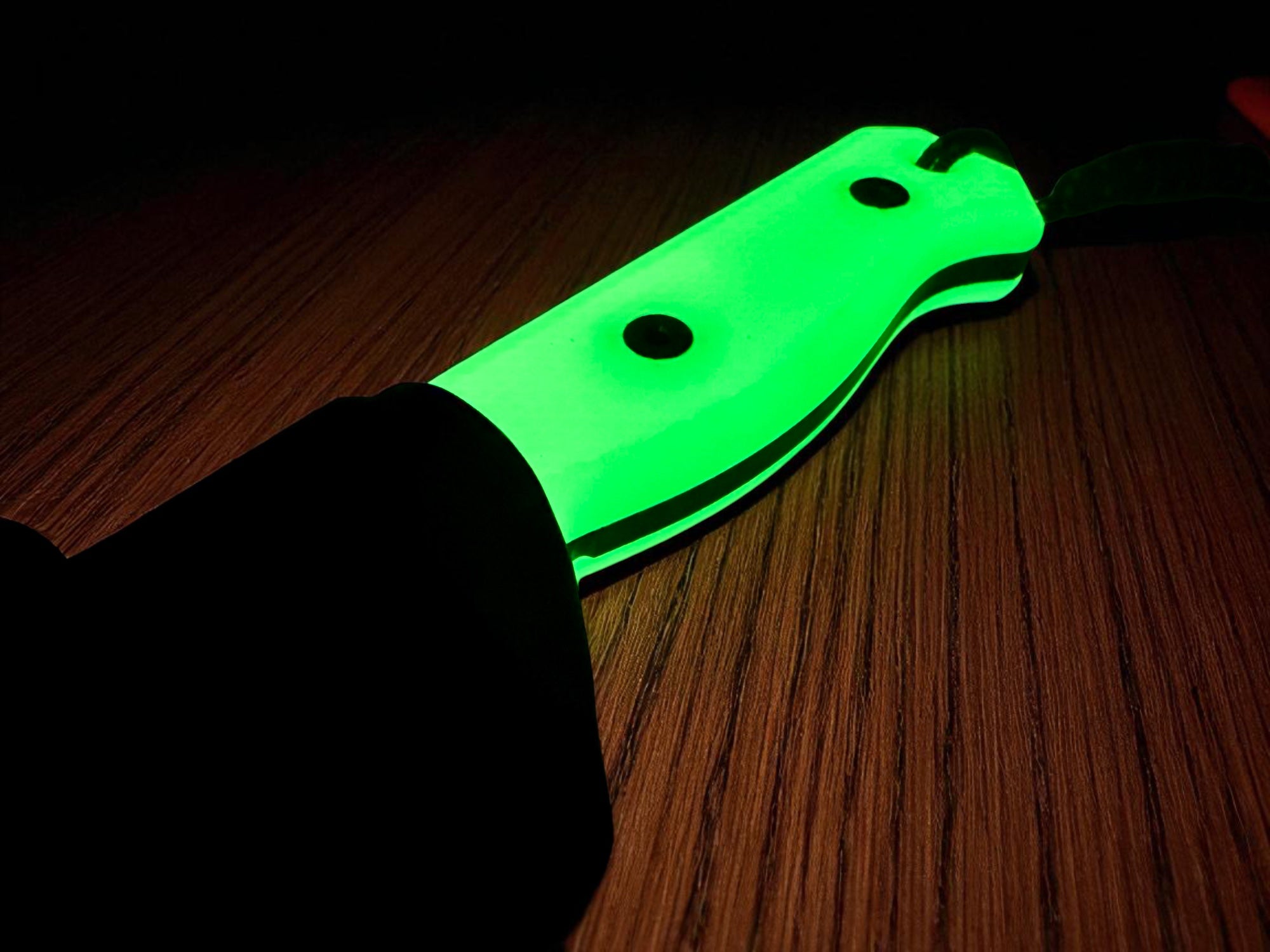ERGO R4A PRO - Ready 4 Action - Fixed Blade Knife ( UGM GLOW Scales )