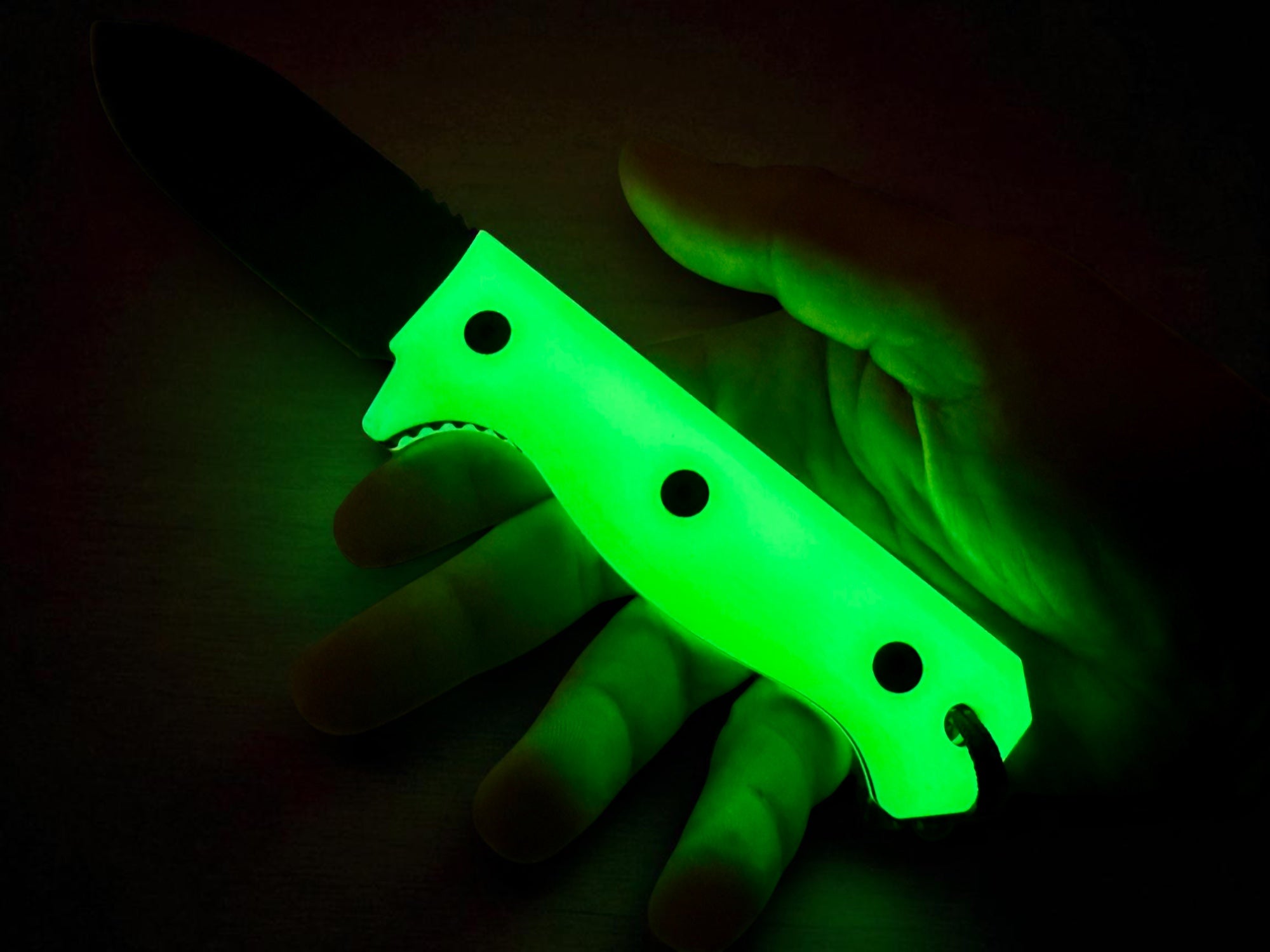 ERGO R4A PRO - Ready 4 Action - Fixed Blade Knife ( UGM GLOW Scales )