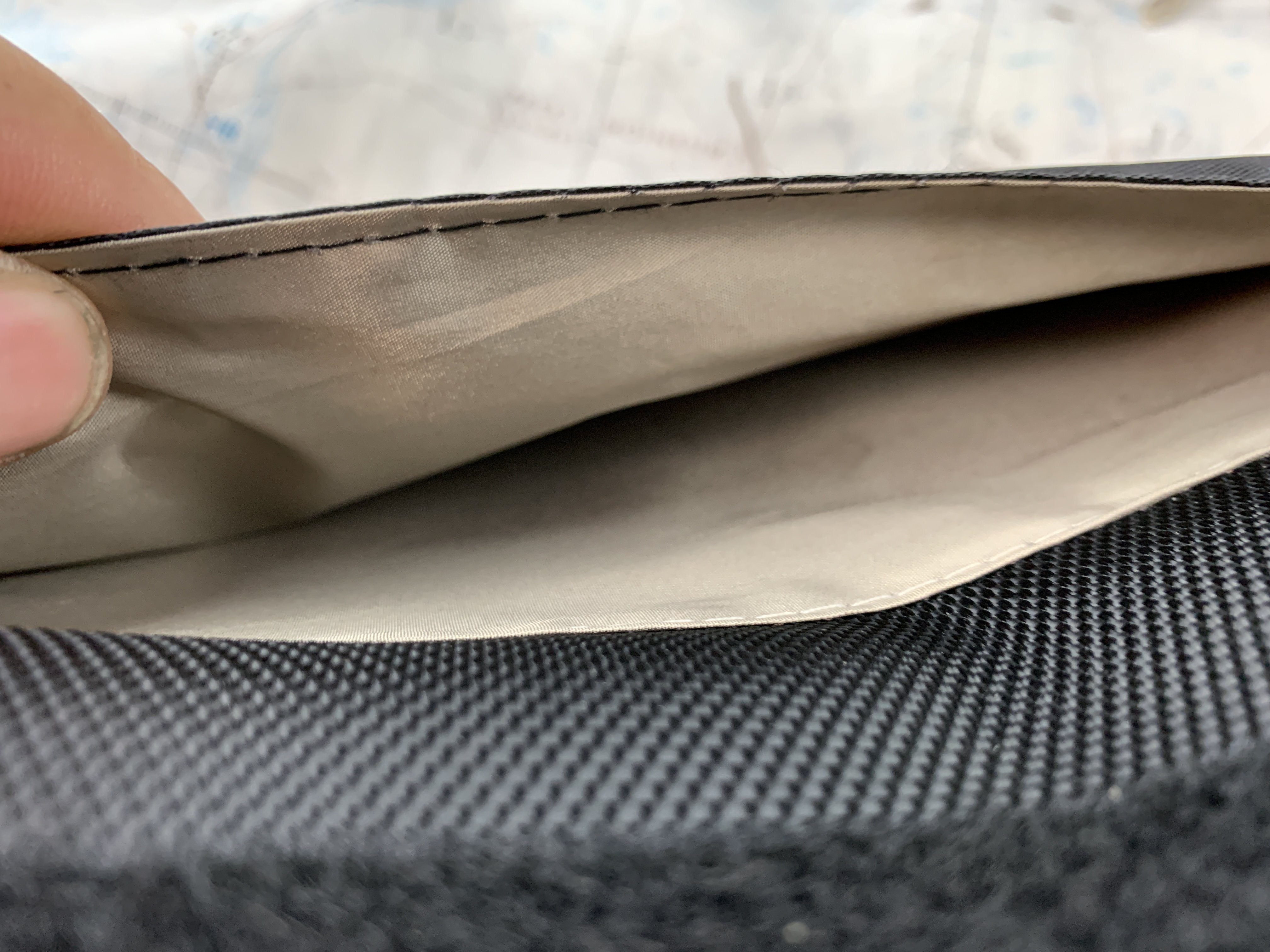 Stealth RFID Electronic Pouch - CountyComm