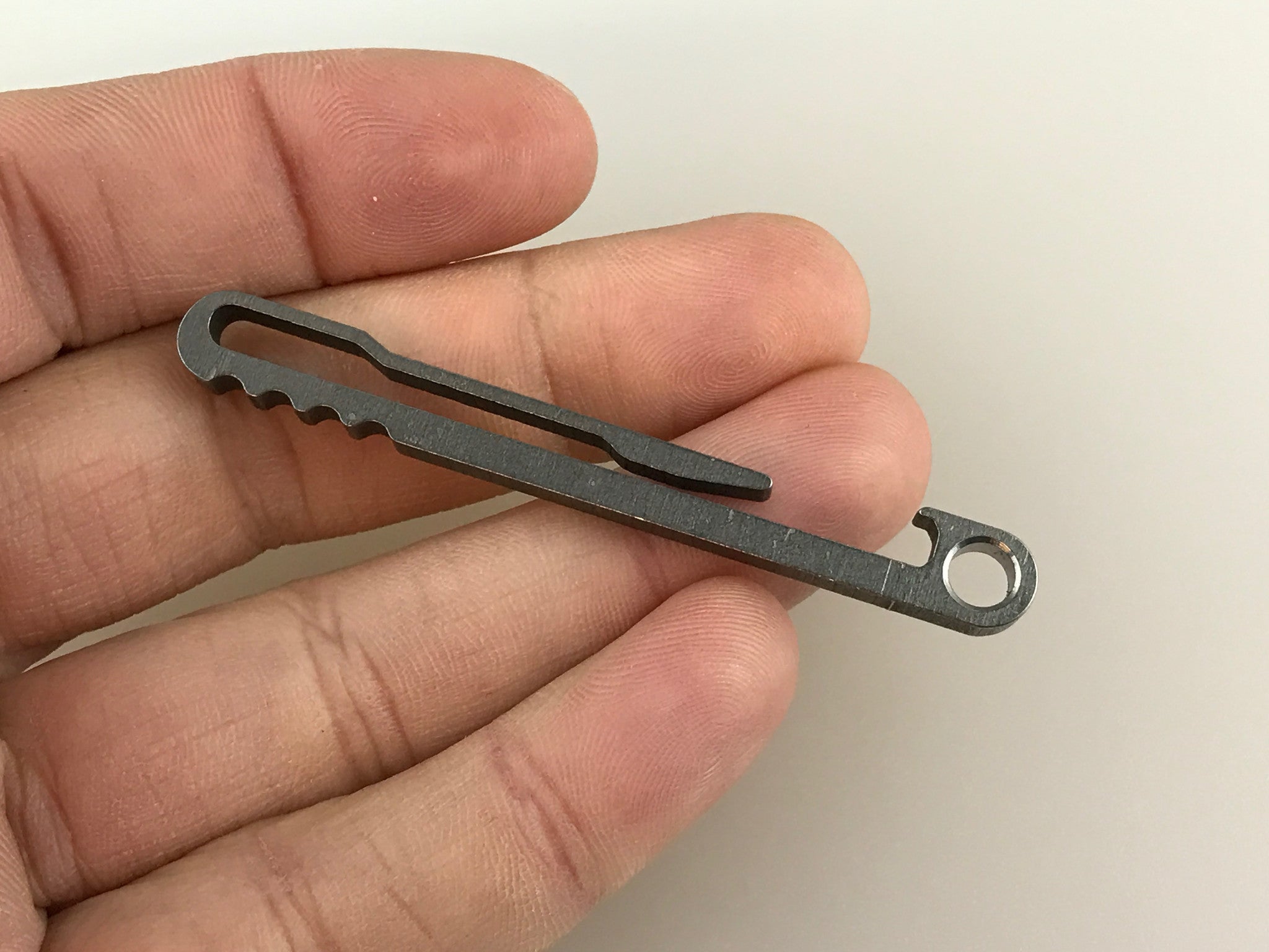Key Amigo Titanium Key Clip ~ - CountyComm