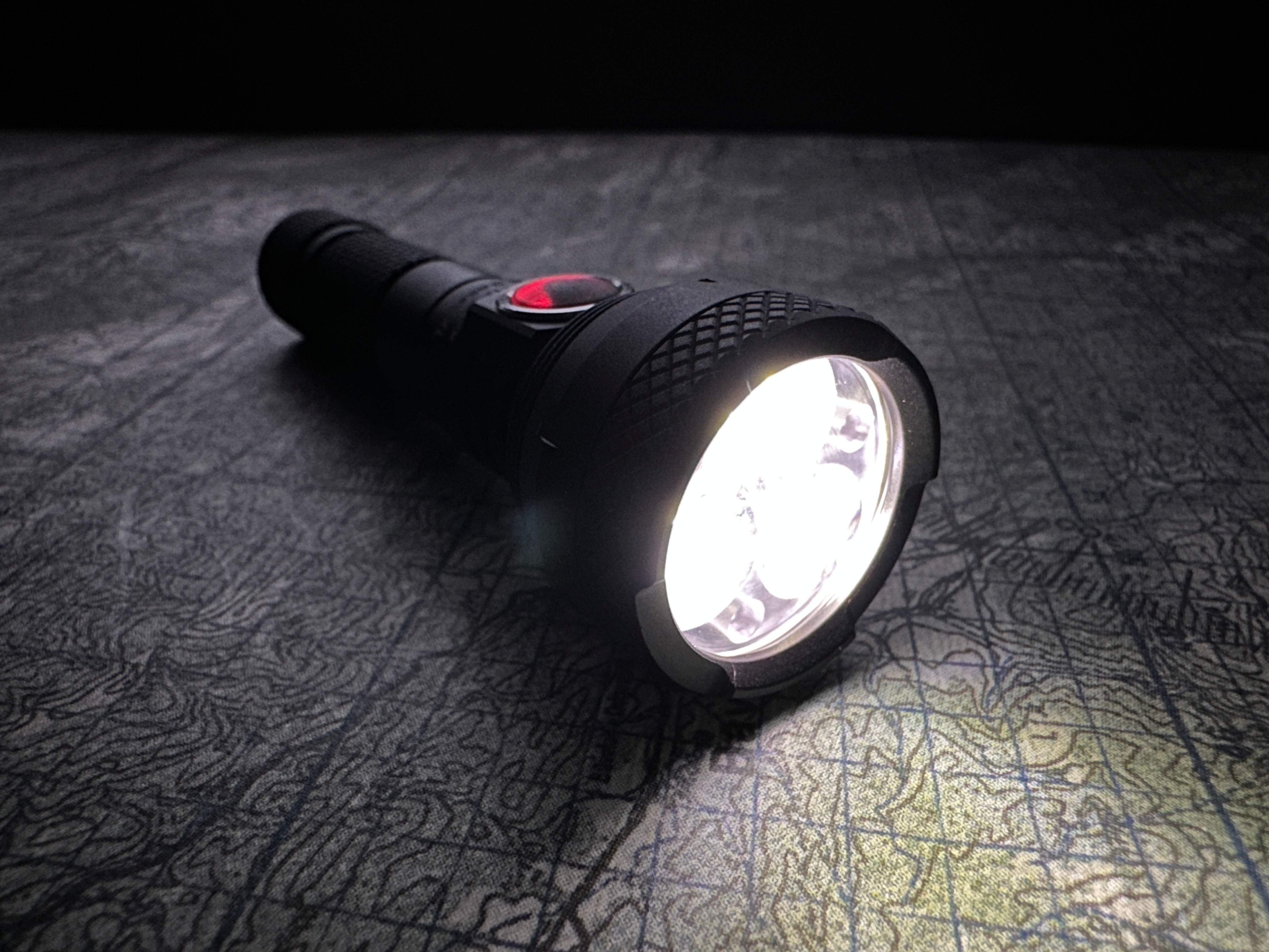 Peanut Beast XL 3.0 Flashlight Kit by Maratac®
